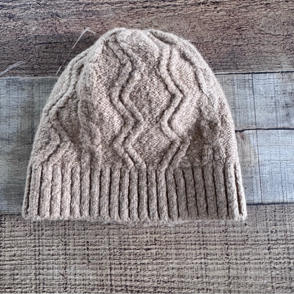 Banana Republic Soft Knit Beanie Cotton Cahsmere Blend Infant SIze 0-12 Months